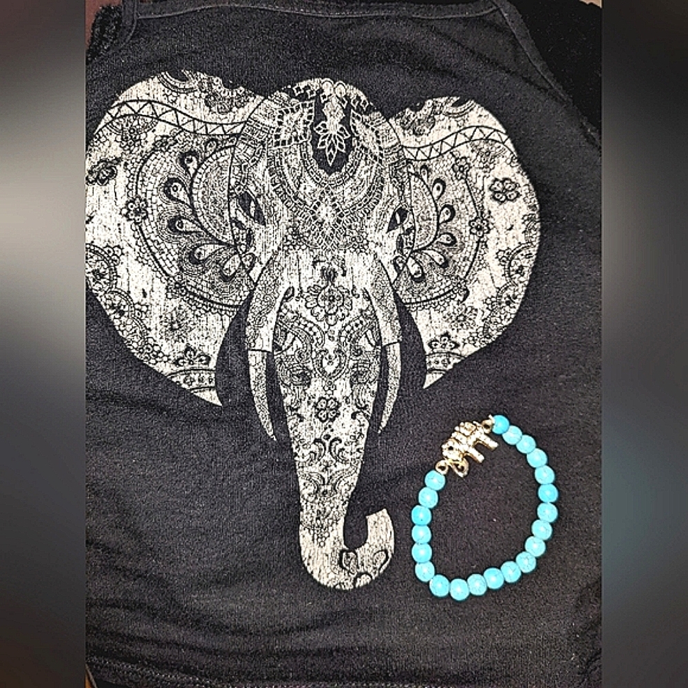 Last chance!Elephant Lovers Set Crop Top Size M plus Turquoise Stretchy Bracelet